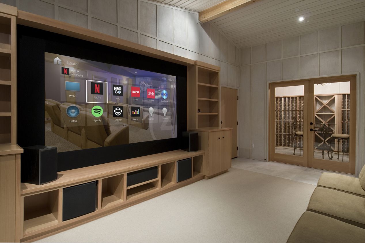 Télé connectée avec un système audio dans un logement résidentiel
