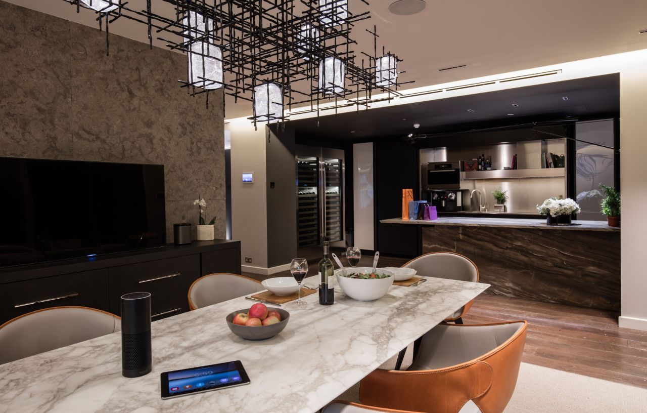 salle à manger dans une maison équipée en domotique